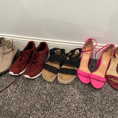 Size 9 MK & pink shoes