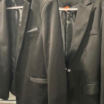 Tote of men’s clothing