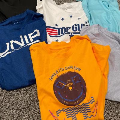 Tote of men’s clothing