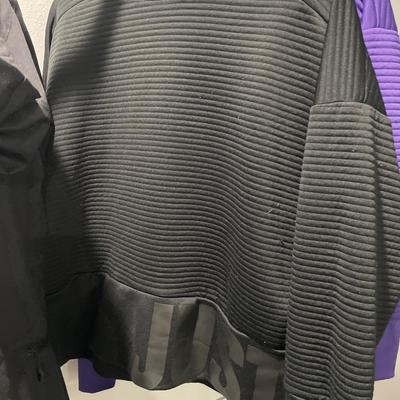 Ladies Small leggings and sweatshirts