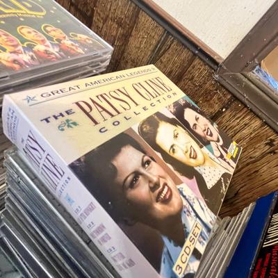 Lot 99 Large collection of CDs