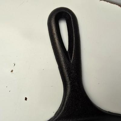 Lodge Cast Iron Skillet with Trivet – Classic Cooking Set
