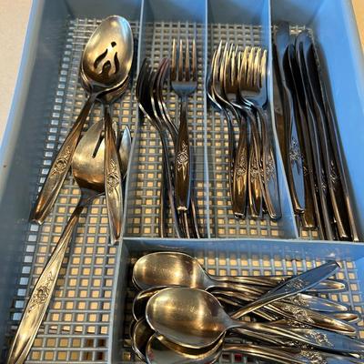 International Silver Vintage Flatware Lot "Random Rose"