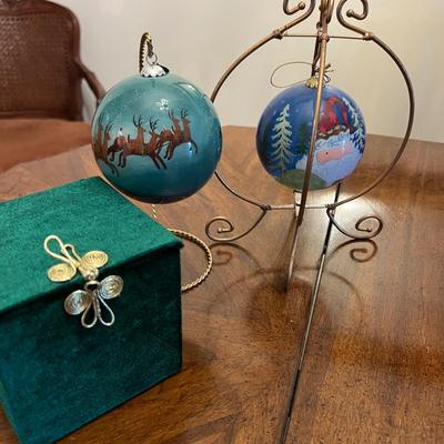 Big Christmas Lot - Figurines, Ornaments, Collectibles, Wrapping