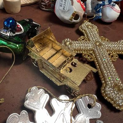 Big Christmas Lot - Figurines, Ornaments, Collectibles, Wrapping