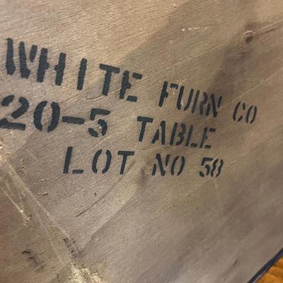 White Furniture Co. Dining Room Table w 4 Chairs