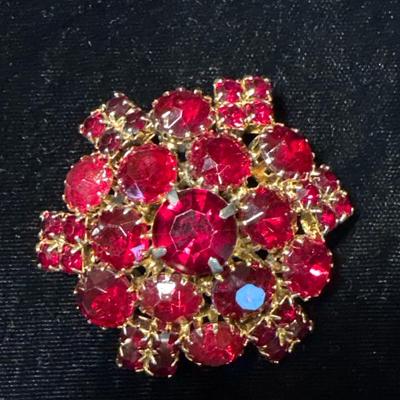 4 vintage brooches