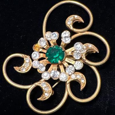 4 vintage brooches