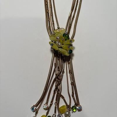 Vintage gold tone necklace with pendant