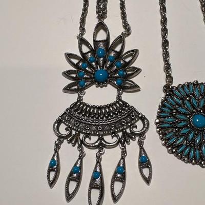 3 turquoise-look necklaces
