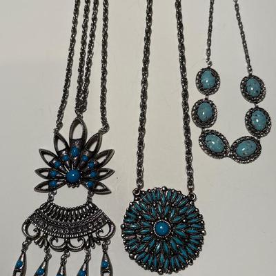 3 turquoise-look necklaces