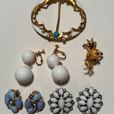 Vintage jewelry