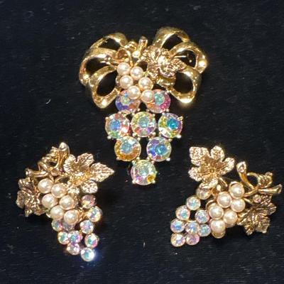 Vintage grape cluster brooch & pierced earrings