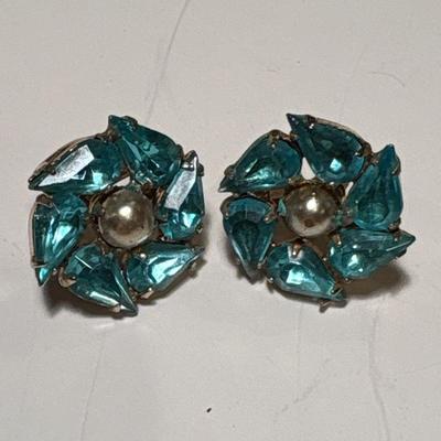 Vintage screw-on blue crystal earrings