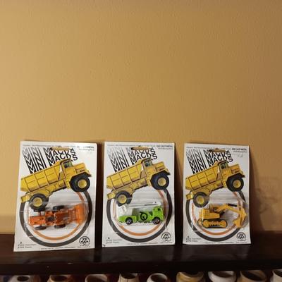 1976 MINI MACKS DIE-CAST GROUND MOVING TOYS SEALED