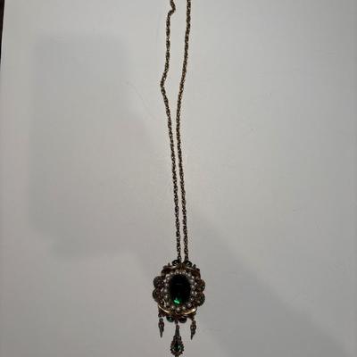 Vintage gold/green necklace