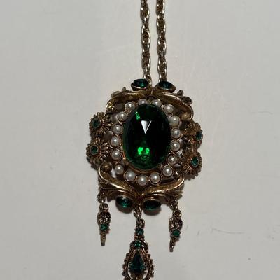 Vintage gold/green necklace