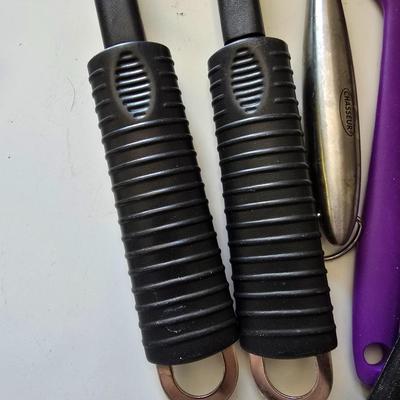 Kitchen Utensil Lot – 9-Piece Mixed Tool Set