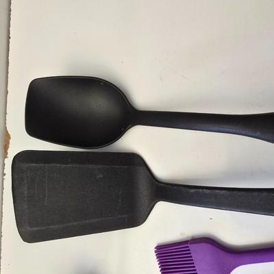 Kitchen Utensil Lot – 9-Piece Mixed Tool Set