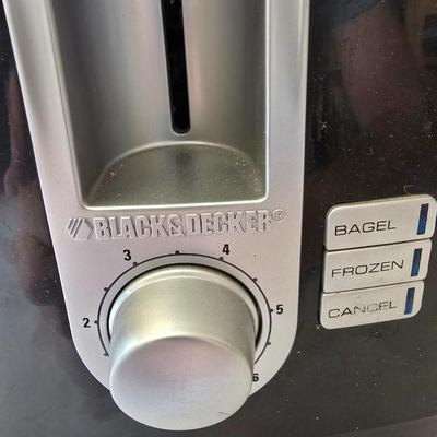 Small Kitchen Appliance Lot – 4-Piece Bundle