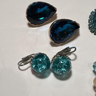 Vintage blue crystal earrings