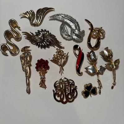 Vintage assortment of pins
