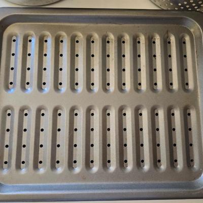 Stainless Steel Cookware & Broiler Pan Lot – 3-Piece Bundle
