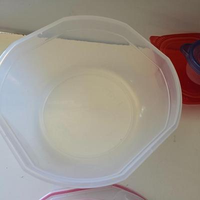 Assorted Food Storage Containers and 6 colorful cups – 25+ Pieces