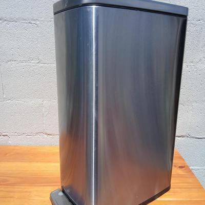Stainless Steel Step Trash Can – Soft Close Lid