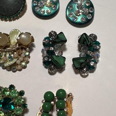 Vintage green clip on earrings
