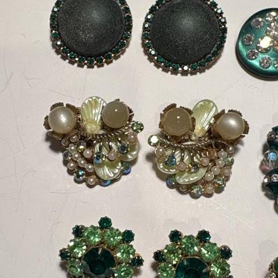 Vintage green clip on earrings