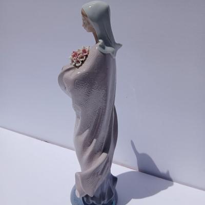 Lladro #5171 "Madonna with Flowers" – Retired Figurine – Made in Spain