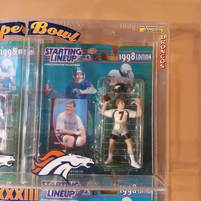 PLEXIGLASS DISPLAY CASE W/4 STARTING LINEUP DENVER BRONCOS SUPER BOWL XXXIII ACTION FIGURES