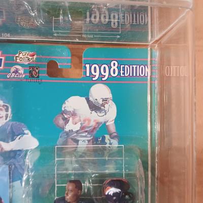 PLEXIGLASS DISPLAY CASE W/4 STARTING LINEUP DENVER BRONCOS SUPER BOWL XXXIII ACTION FIGURES