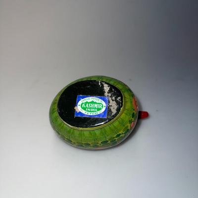 VTG Wooden Decorative Painted Duck 2 Part Trinket Box Handmade in Kashmir India