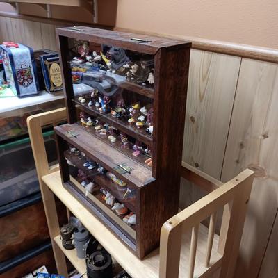 HANDMADE STAIR STEP DISPLAY CASE FILLED WITH CALIFORNIA RAISIN TOY FIGURES