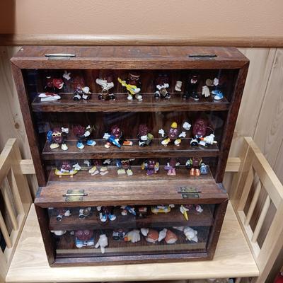 HANDMADE STAIR STEP DISPLAY CASE FILLED WITH CALIFORNIA RAISIN TOY FIGURES