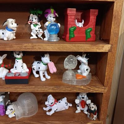HANDMADE DISPLAY CASE FILLED WITH DISNEY'S 101 DALMATIANS TOYS PLUS A STYLUS COLLECTOR'S PEN