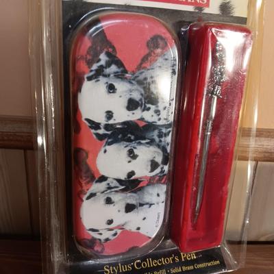 HANDMADE DISPLAY CASE FILLED WITH DISNEY'S 101 DALMATIANS TOYS PLUS A STYLUS COLLECTOR'S PEN