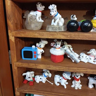 HANDMADE DISPLAY CASE FILLED WITH DISNEY'S 101 DALMATIANS TOYS PLUS A STYLUS COLLECTOR'S PEN