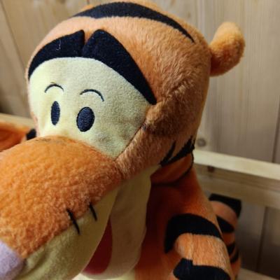 ANIMATED, BATTERY OPERATED FISHER-PRICE ELMO AND ANIMATED TIGGER
