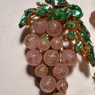 Beaujewels brooch & earring set