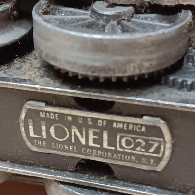 LIONEL 1668E O TORPEDO STEAM LOCOMOTIVE AND TENDER PLUS A CROSSING GATE