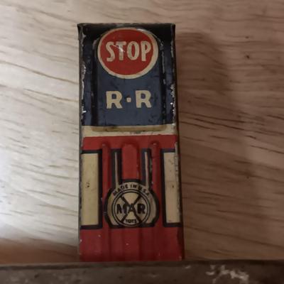 LIONEL BLUE COMET PASSENGER TRAIN, SUNOCO TANK CAR, A BOXCAR, RAILROAD LIGHT AND NO CROSSING
