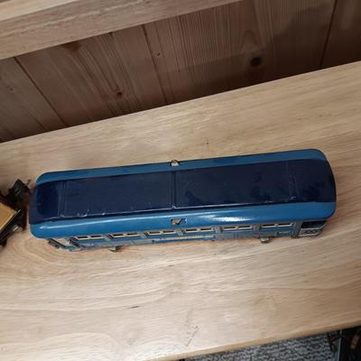 LIONEL BLUE COMET PASSENGER TRAIN, SUNOCO TANK CAR, A BOXCAR, RAILROAD LIGHT AND NO CROSSING