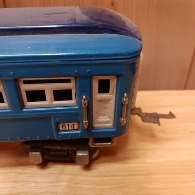 LIONEL BLUE COMET PASSENGER TRAIN, SUNOCO TANK CAR, A BOXCAR, RAILROAD LIGHT AND NO CROSSING