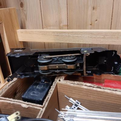 MARX STREAM LINE STEAM TYPE ELECTRIC TRAIN WITH EXTRAS