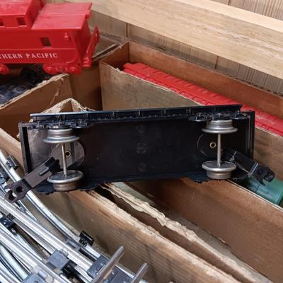 MARX STREAM LINE STEAM TYPE ELECTRIC TRAIN WITH EXTRAS