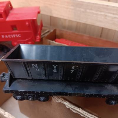 MARX STREAM LINE STEAM TYPE ELECTRIC TRAIN WITH EXTRAS
