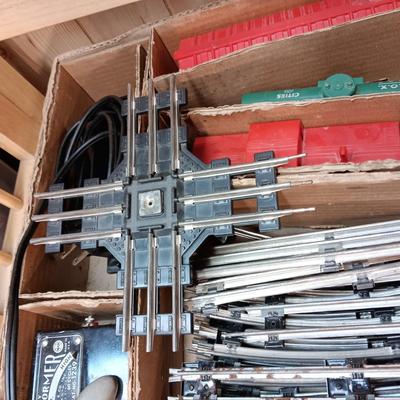 MARX STREAM LINE STEAM TYPE ELECTRIC TRAIN WITH EXTRAS